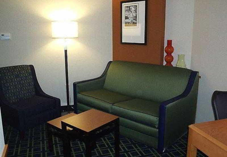 Fairfield Inn And Suites By Marriott Seymour Luaran gambar